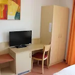 Gaestehaus Zum Wolffenturm 게스트하우스 Lehrensteinsfeld