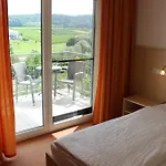 Gaestehaus Zum Wolffenturm 게스트하우스