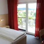 게스트하우스 Gaestehaus Zum Wolffenturm