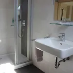 Gaestehaus Zum Wolffenturm 게스트하우스