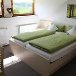 게스트하우스 Gaestehaus Zum Wolffenturm Lehrensteinsfeld