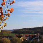 게스트하우스 Gaestehaus Zum Wolffenturm Lehrensteinsfeld