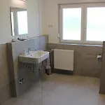 게스트하우스 Gaestehaus Zum Wolffenturm Lehrensteinsfeld