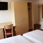 Gaestehaus Zum Wolffenturm Lehrensteinsfeld