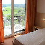 Gaestehaus Zum Wolffenturm 게스트하우스