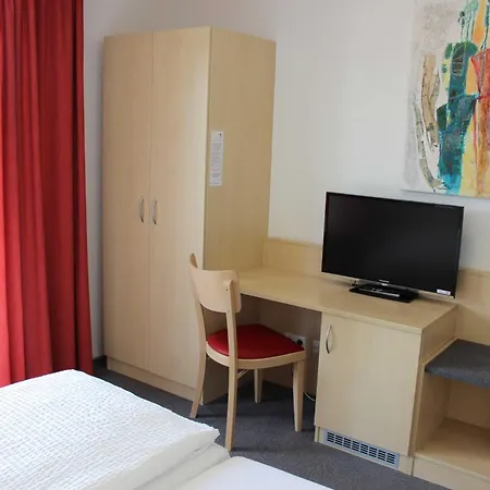 Gaestehaus Zum Wolffenturm Pensjonat 3*