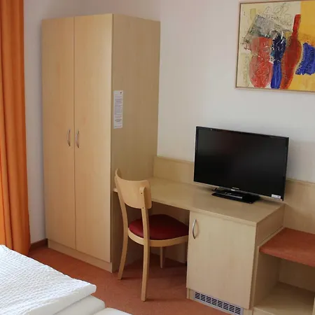 Zum Wolffenturm Gasthof 3*