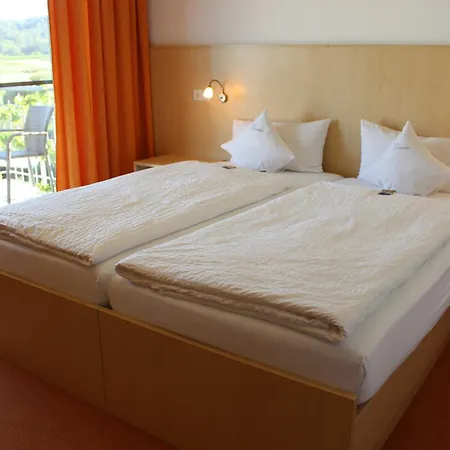 Gasthof Zum Wolffenturm 3*