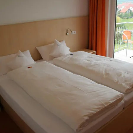 Gaestehaus Zum Wolffenturm Pensjonat Lehrensteinsfeld