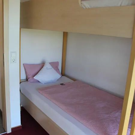 Pensjonat Gaestehaus Zum Wolffenturm Lehrensteinsfeld