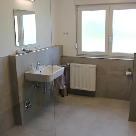 Pensjonat Gaestehaus Zum Wolffenturm Lehrensteinsfeld