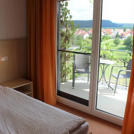 Gaestehaus Zum Wolffenturm Pensjonat Lehrensteinsfeld