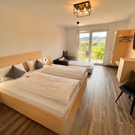 Pensjonat Gaestehaus Zum Wolffenturm 3*