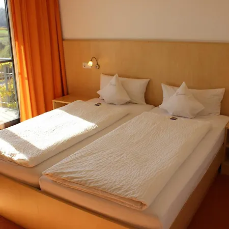 Πανσιόν Gaestehaus Zum Wolffenturm Lehrensteinsfeld