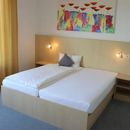 Pensjonat Gaestehaus Zum Wolffenturm